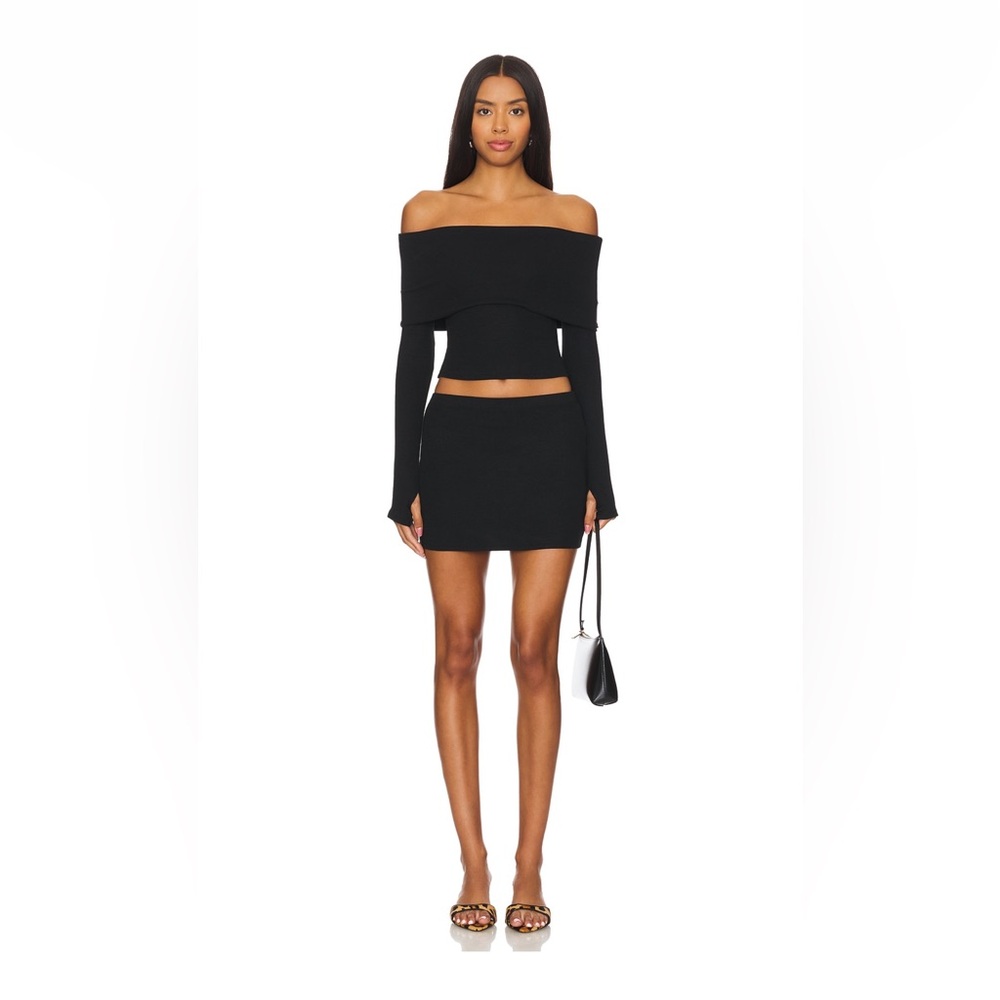 Black Two-Piece Set
Marks skirt set